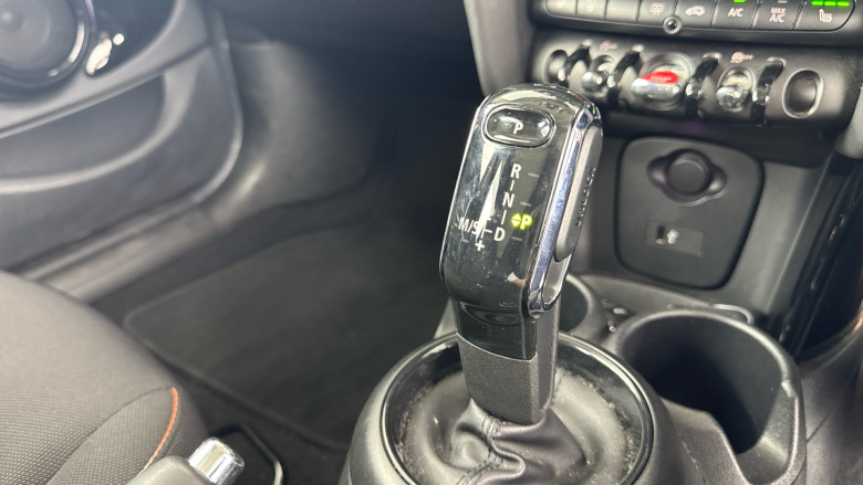 MINI Hatchback 1.5 Cooper Classic 5dr Auto Petrol Hatchback